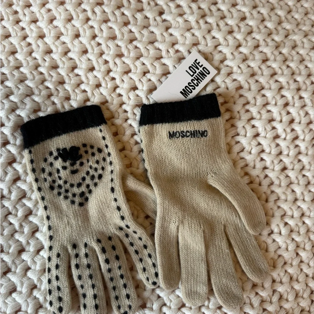 Love Moschino Black and Cream Mittens/ Wool gloves
